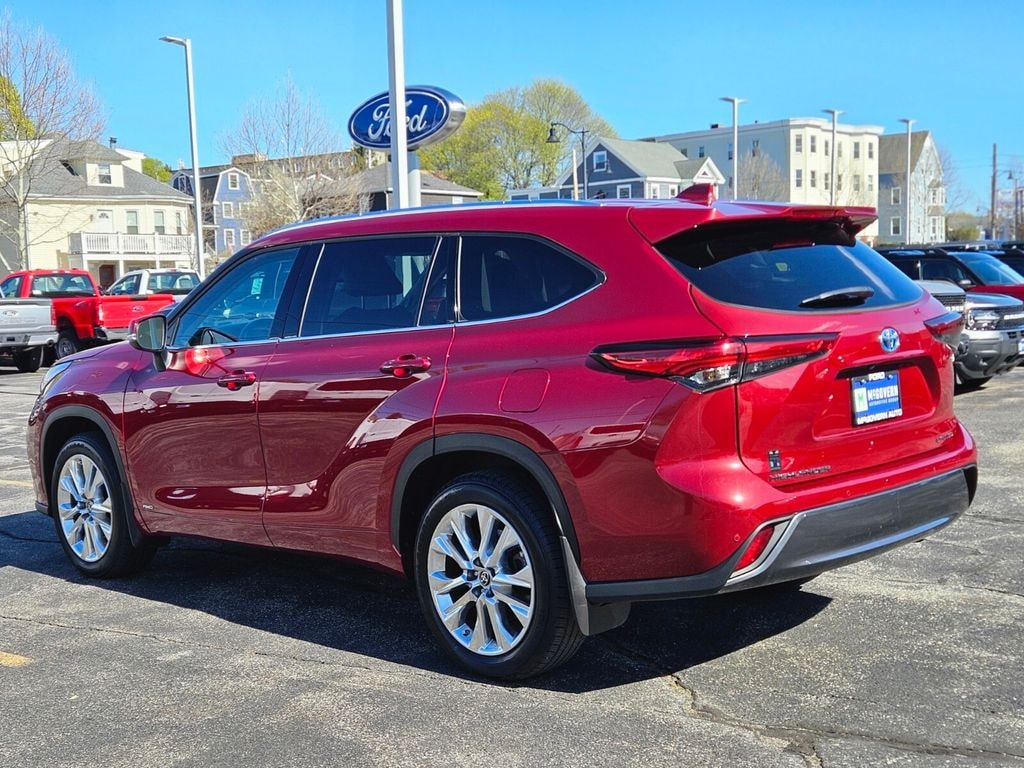 Used 2022 Toyota Highlander Hybrid Limited SUV