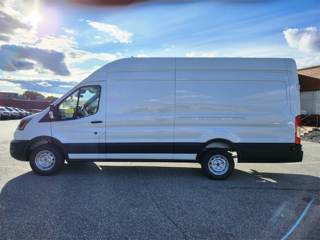 2025 Ford Transit photo 2