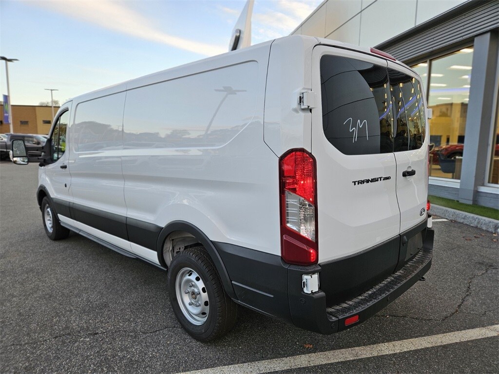 2026 Ford Transit photo 3