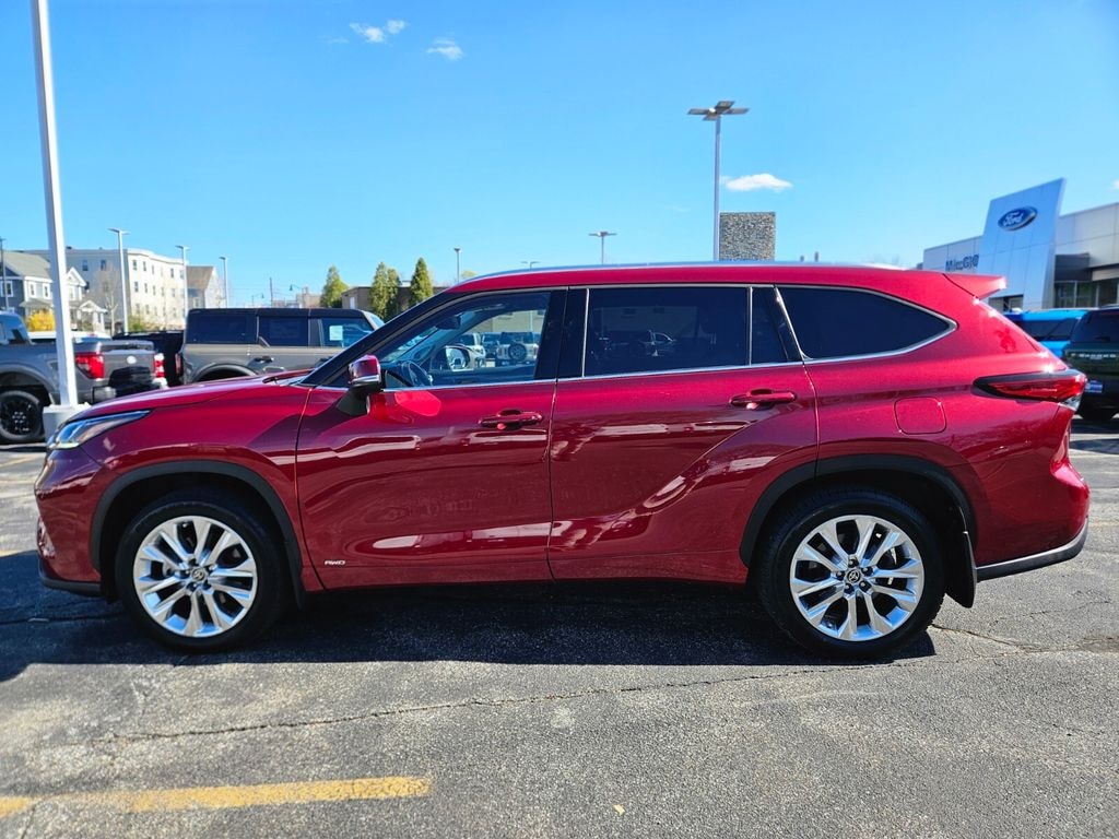 Used 2022 Toyota Highlander Hybrid Limited SUV