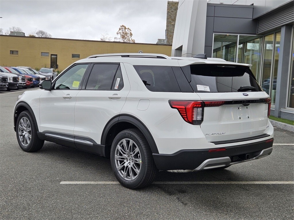 2026 Ford Explorer Platinum photo 2