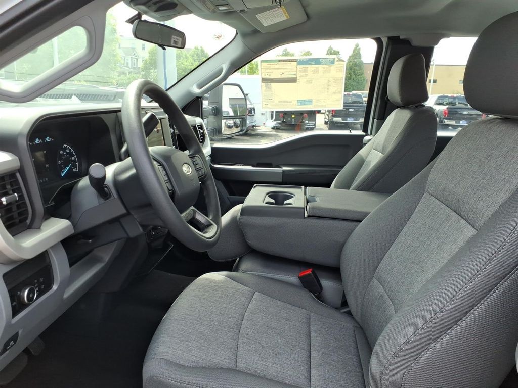 2026 Ford F-350 Super Duty XL - Photo 6