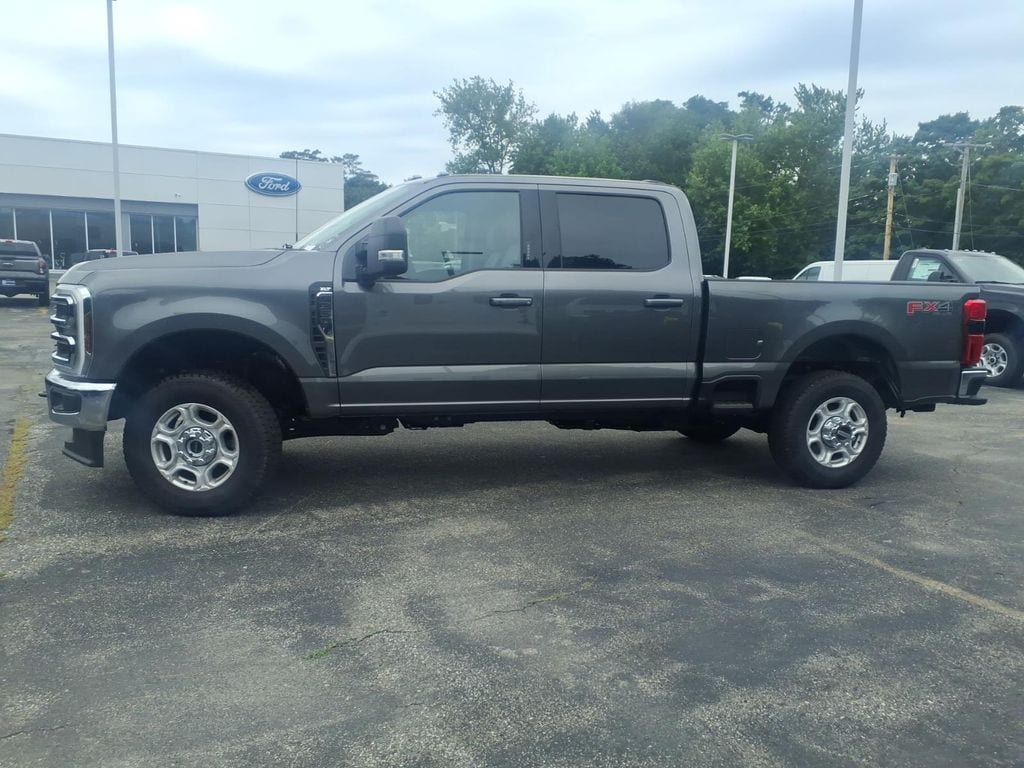 2026 Ford F-350 Super Duty XLT - Photo 8