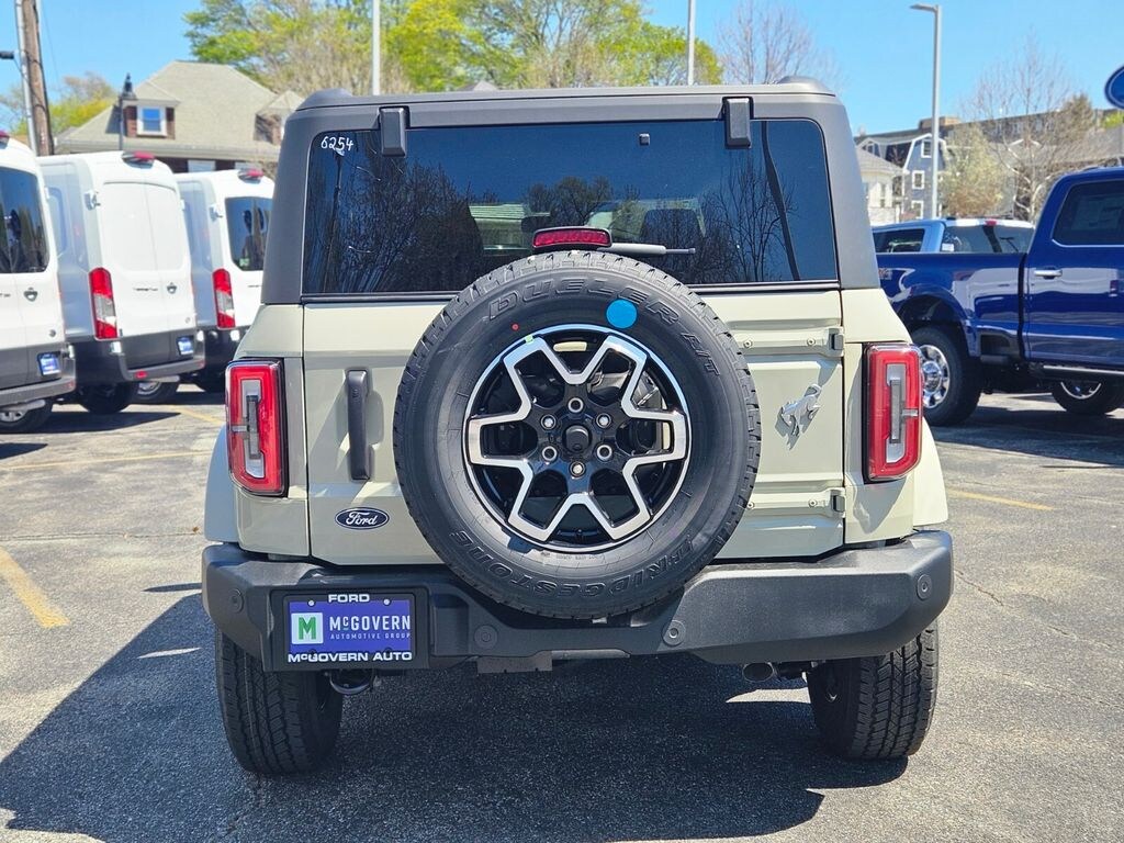 New 2026 Ford Bronco Outer Banks SUV