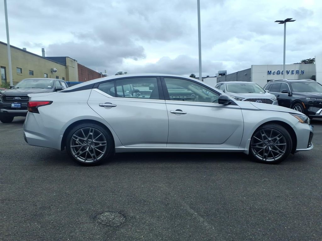 Used 2023 Nissan Altima 2.0 SR Sedan