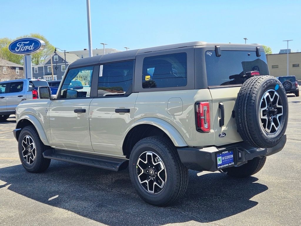 New 2026 Ford Bronco Outer Banks SUV