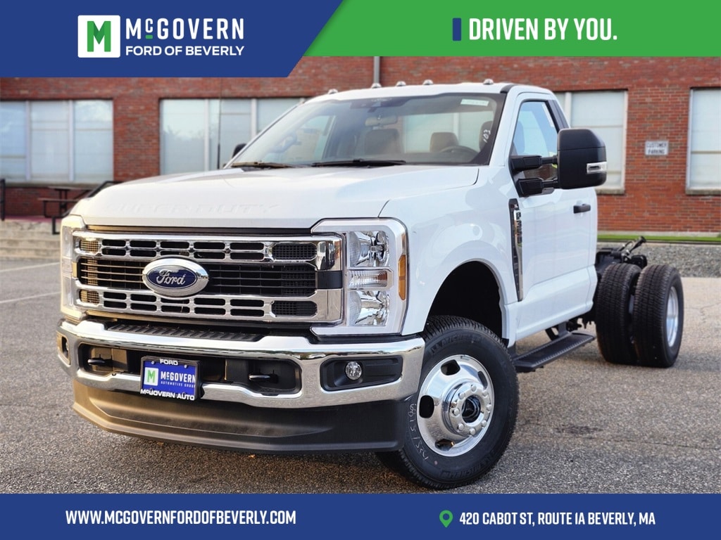 2025 Ford F-350 Super Duty Chassis Cab XL's photo