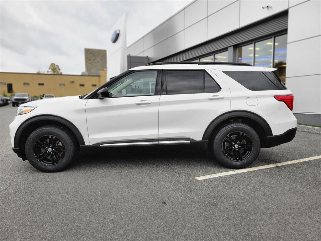 2022 Ford Explorer XLT photo 2