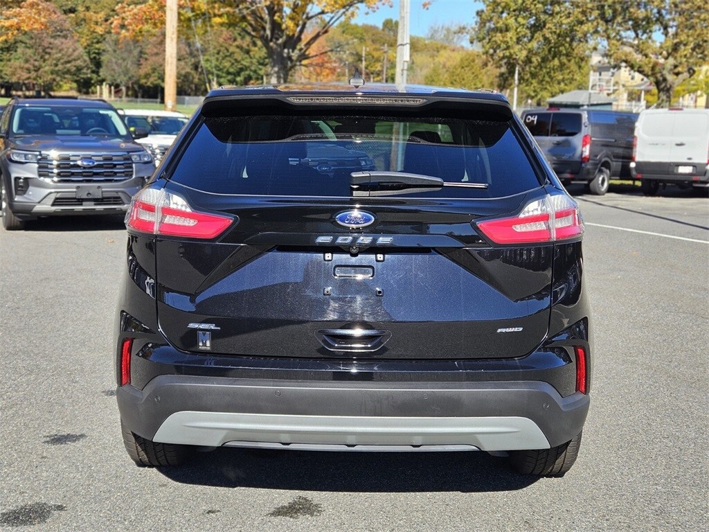 2022 Ford Edge SEL photo 3