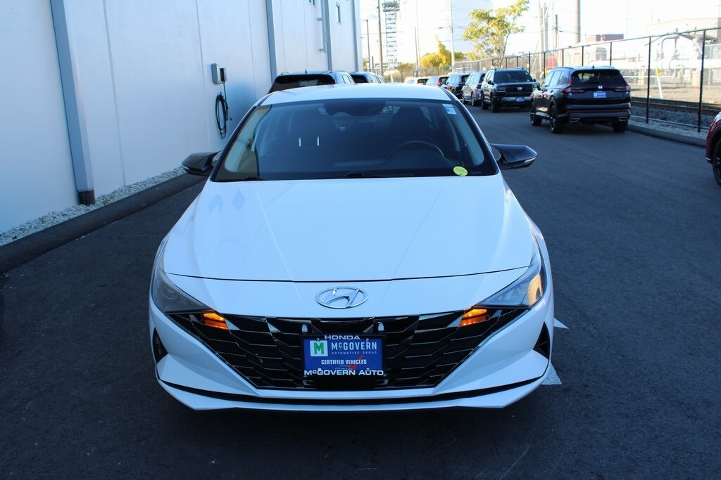 2023 Hyundai Elantra SEL Convenience photo 3