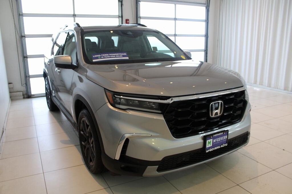 2025 Honda Pilot Touring photo 2
