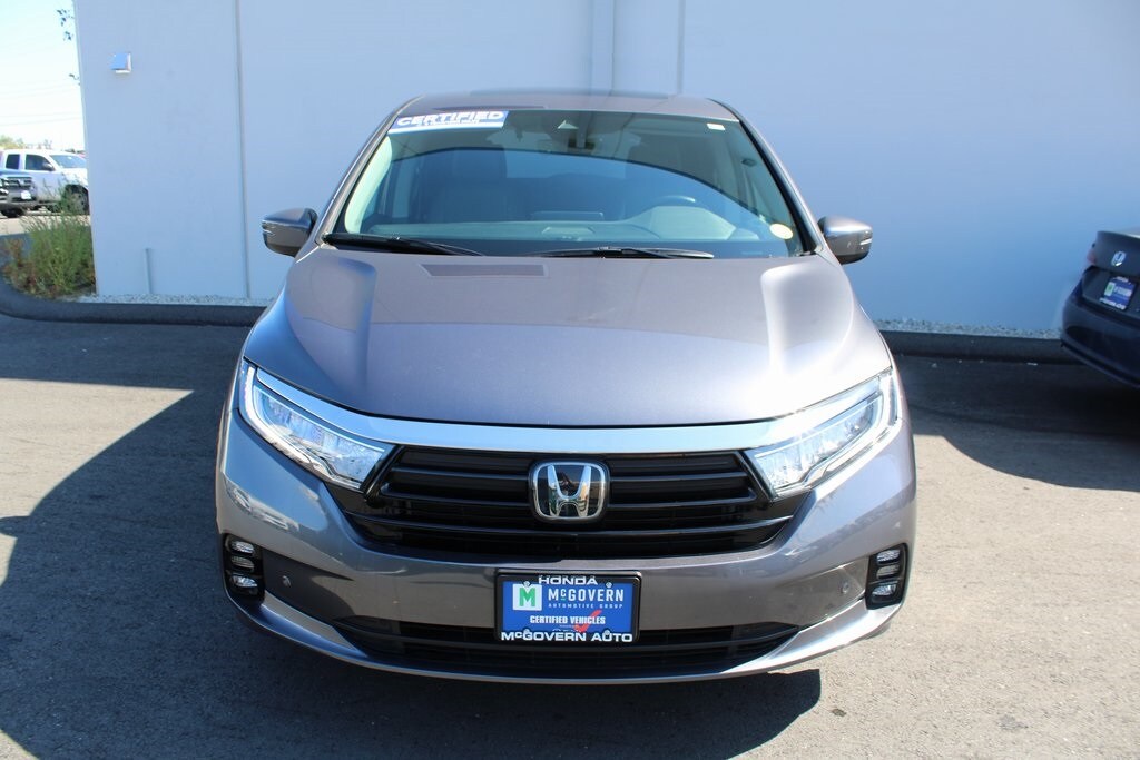 2023 Honda Odyssey Touring photo 3