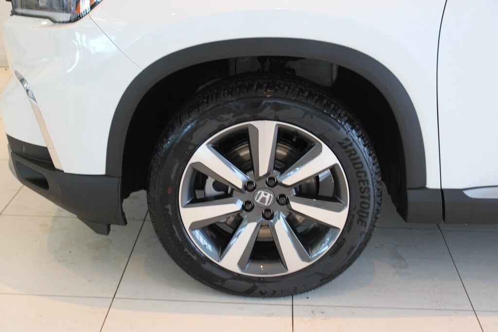 2025 Honda Pilot Touring photo 3