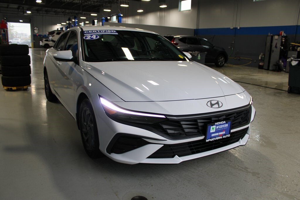 2024 Hyundai Elantra SEL photo 4