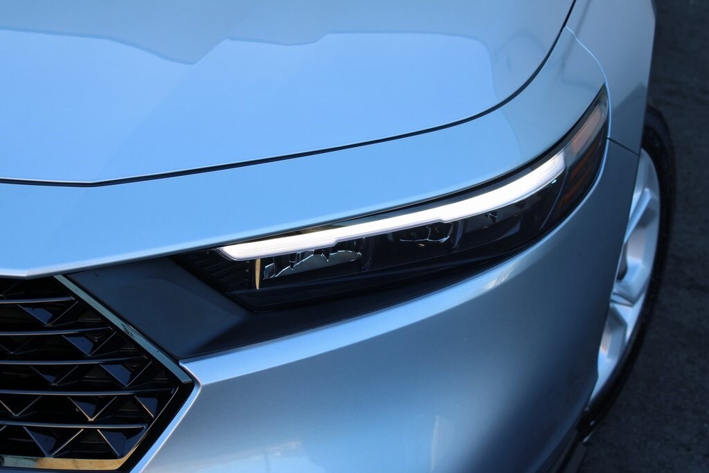 2025 Honda Accord LX photo 2