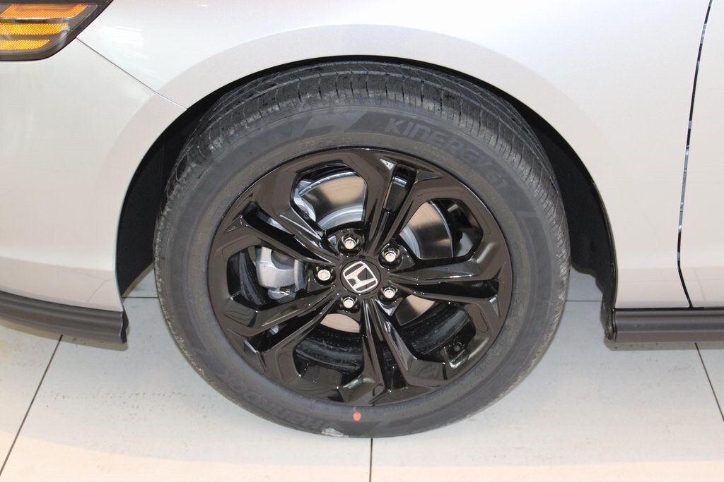 2025 Honda Accord SE photo 4