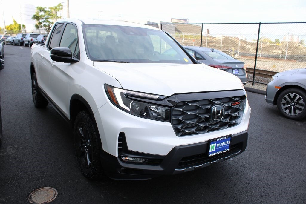 2026 Honda Ridgeline TrailSport photo 2