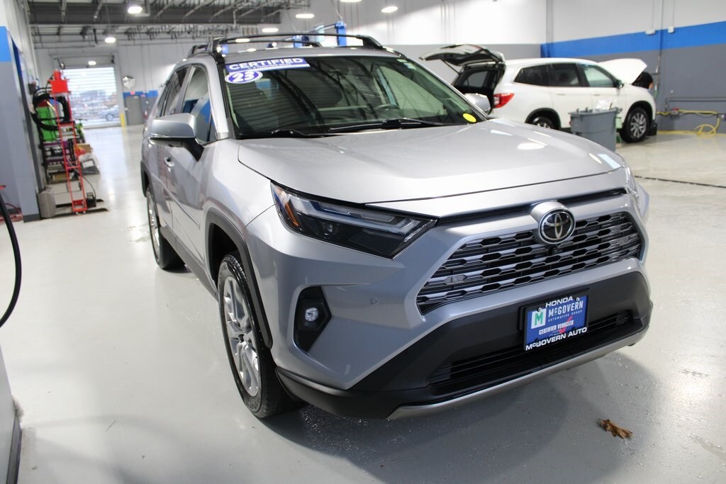 2023 Toyota RAV4 Limited photo 2