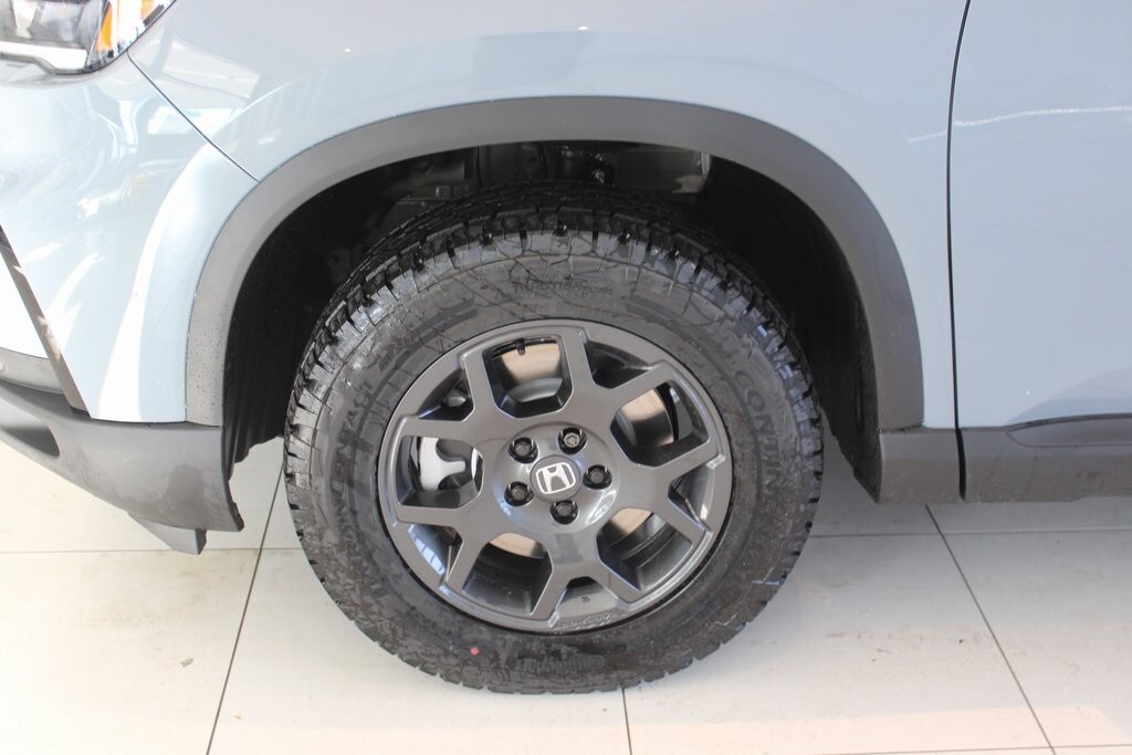 2025 Honda Pilot TrailSport photo 3