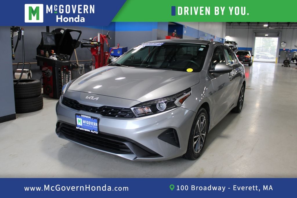 2024 Kia Forte LXS AT's photo