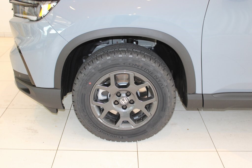 2025 Honda Pilot TrailSport photo 3