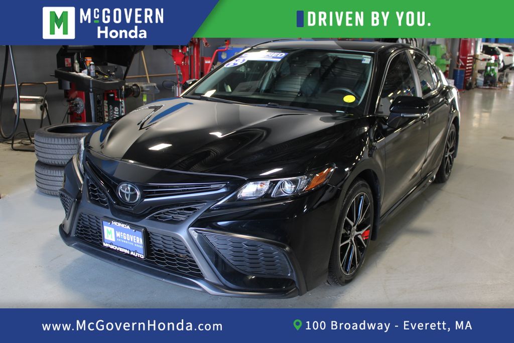 2024 Toyota Camry SE AWD's photo