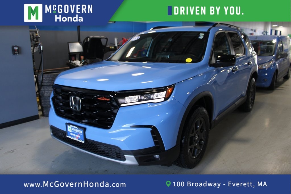 Used 2025 Honda Pilot TrailSport SUV