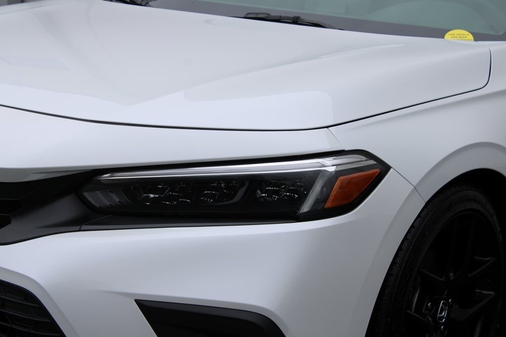 2023 Honda Civic Hatchback Sport photo 2