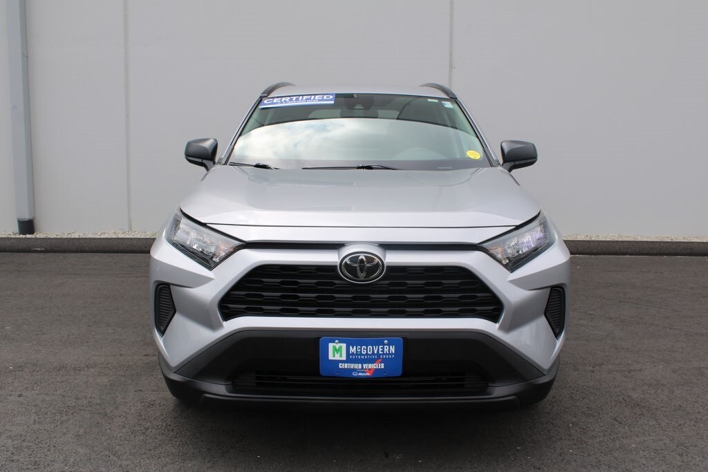 2021 Toyota RAV4 LE photo 3