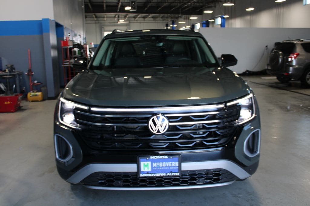 Used 2024 Volkswagen Atlas 2.0T Peak Edition SE w/Technology SUV