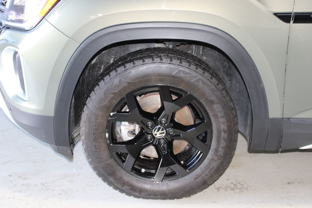 Used 2024 Volkswagen Atlas 2.0T Peak Edition SE w/Technology SUV