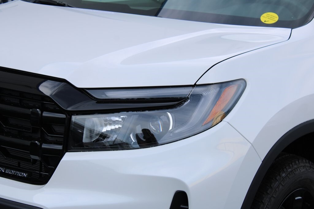 2026 Honda Ridgeline Black Edition photo 2