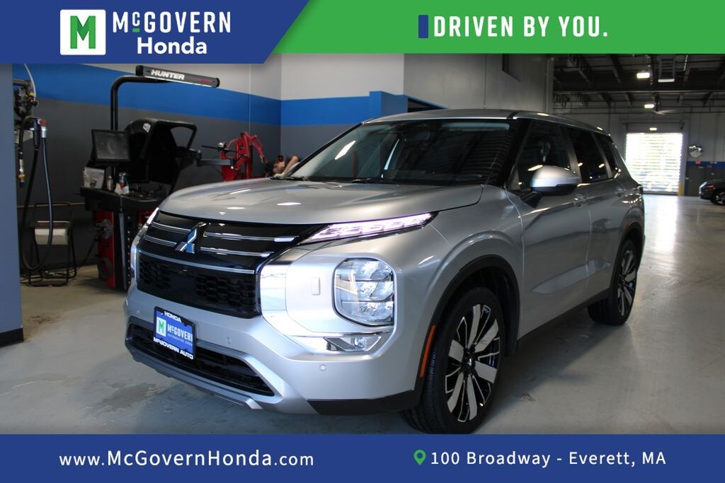 Used 2025 Mitsubishi Outlander SE SUV