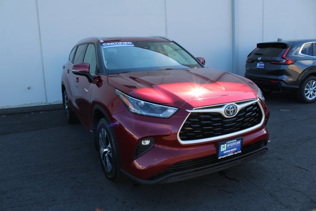 Used 2021 Toyota Highlander Hybrid XLE SUV