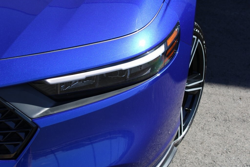 2023 Honda Accord Hybrid Sport photo 2