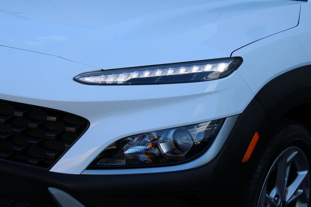 2023 Hyundai Kona SEL photo 2