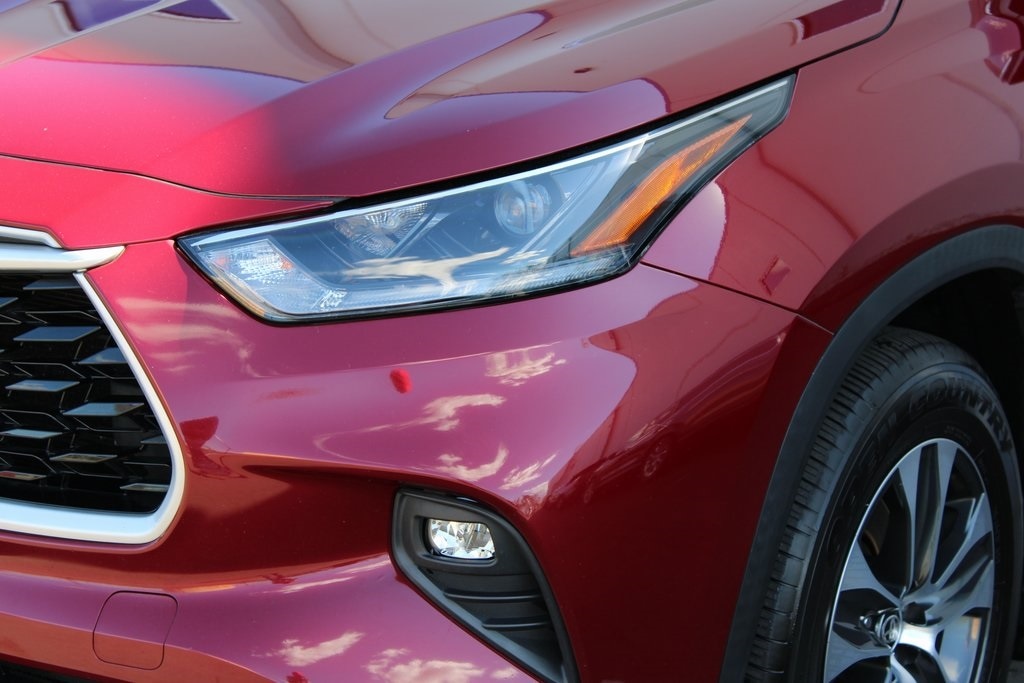 Used 2021 Toyota Highlander Hybrid XLE SUV