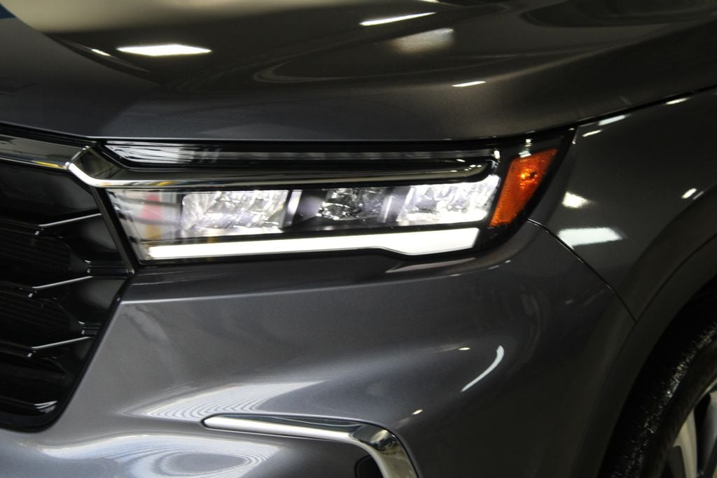 Used 2025 Honda Pilot Touring SUV