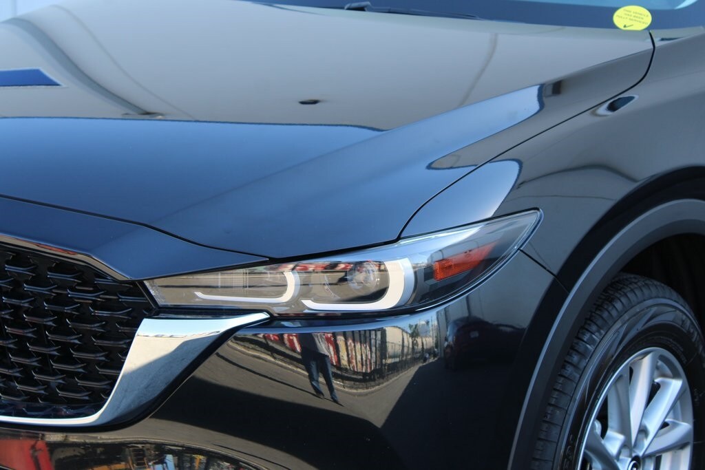 2023 Mazda CX-5 2.5 S Preferred photo 2