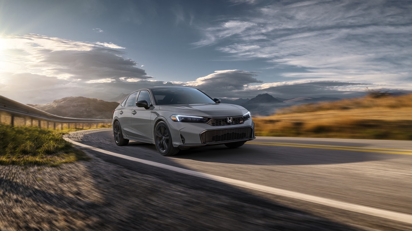 Honda Civic Si on mountain highway