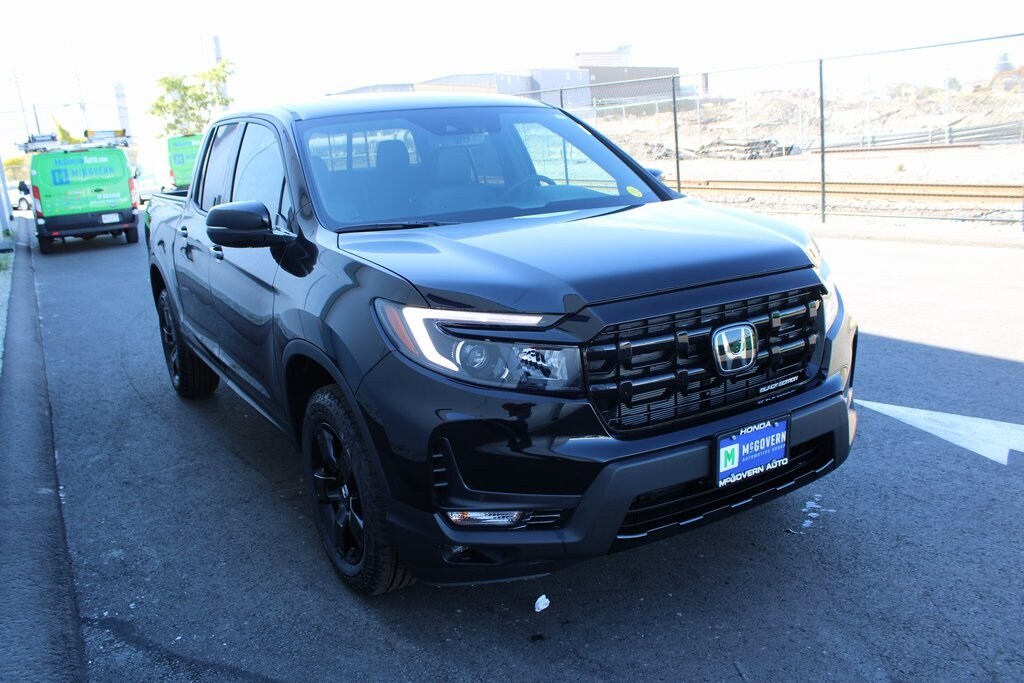 2026 Honda Ridgeline Black Edition photo 3