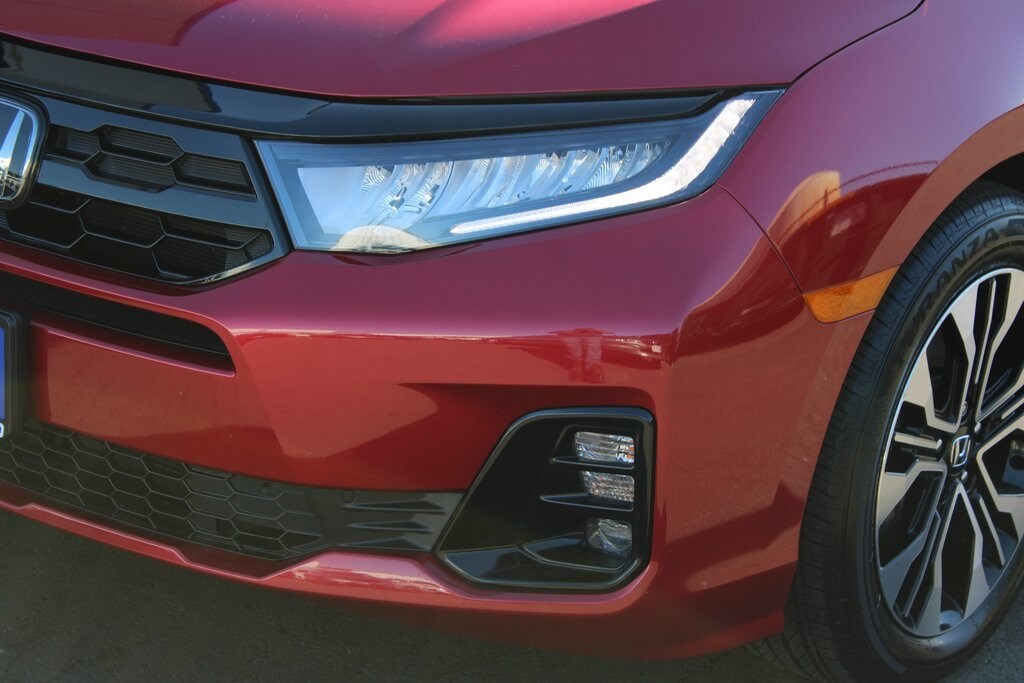 2025 Honda Odyssey Elite photo 2