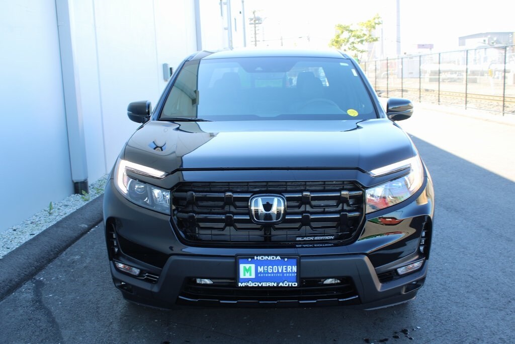 2026 Honda Ridgeline Black Edition photo 2