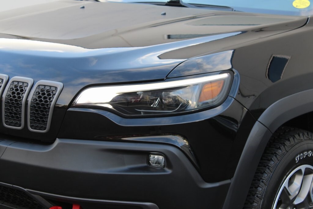 2022 Jeep Cherokee Trailhawk photo 2
