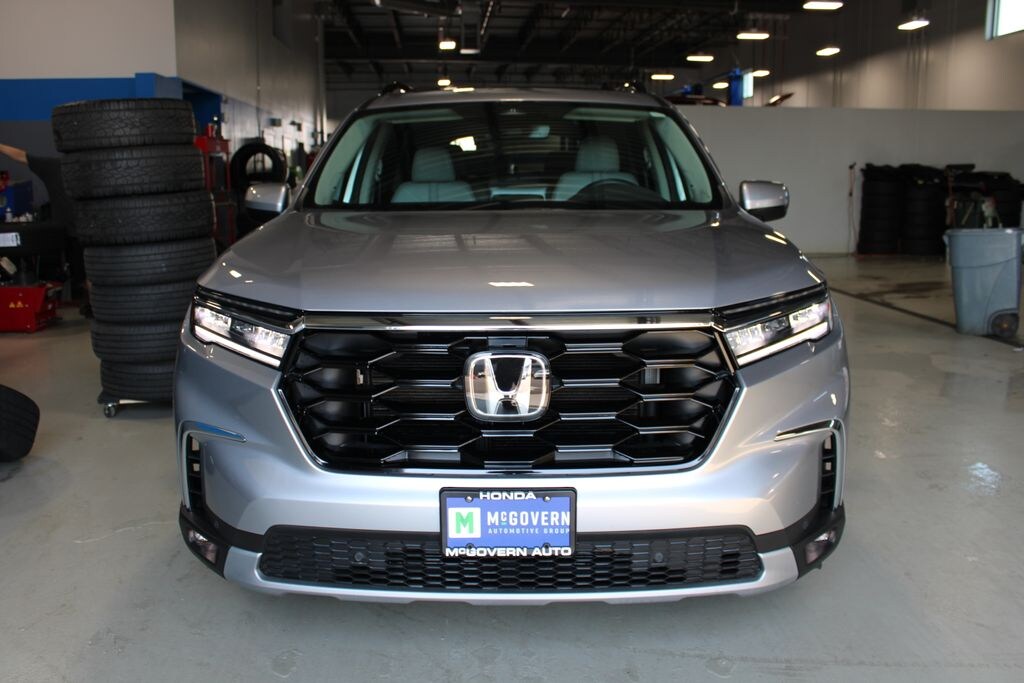 Certified 2025 Honda Pilot Touring SUV