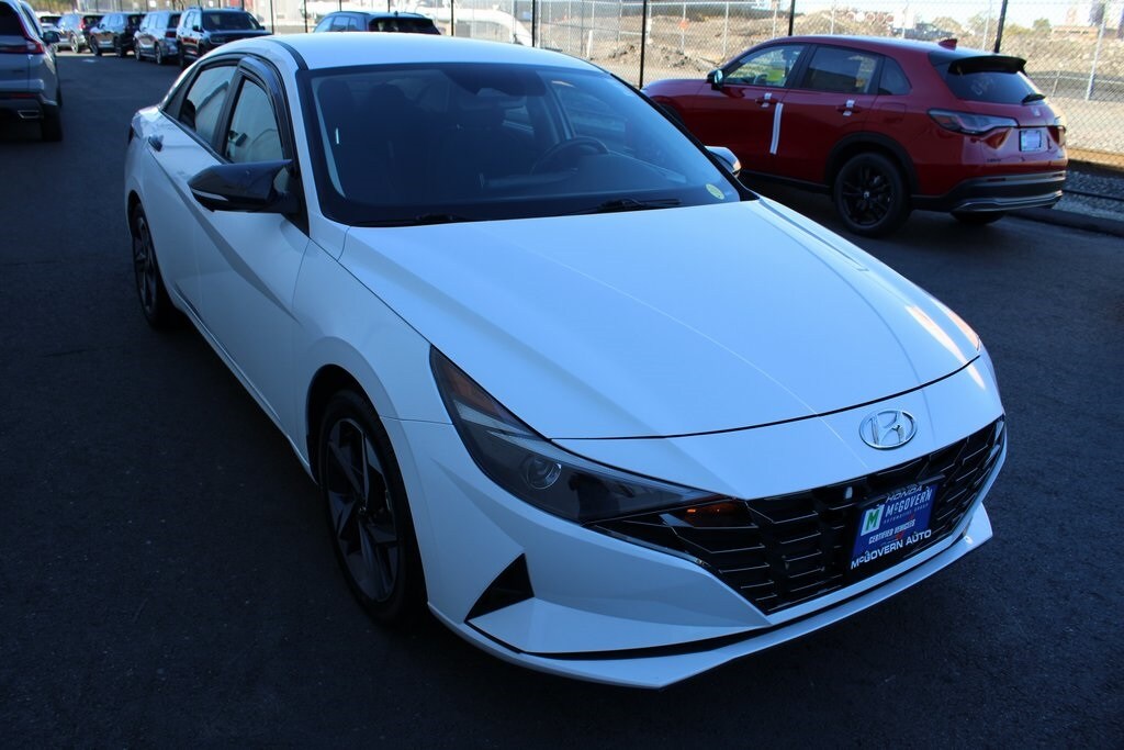 2023 Hyundai Elantra SEL Convenience photo 4