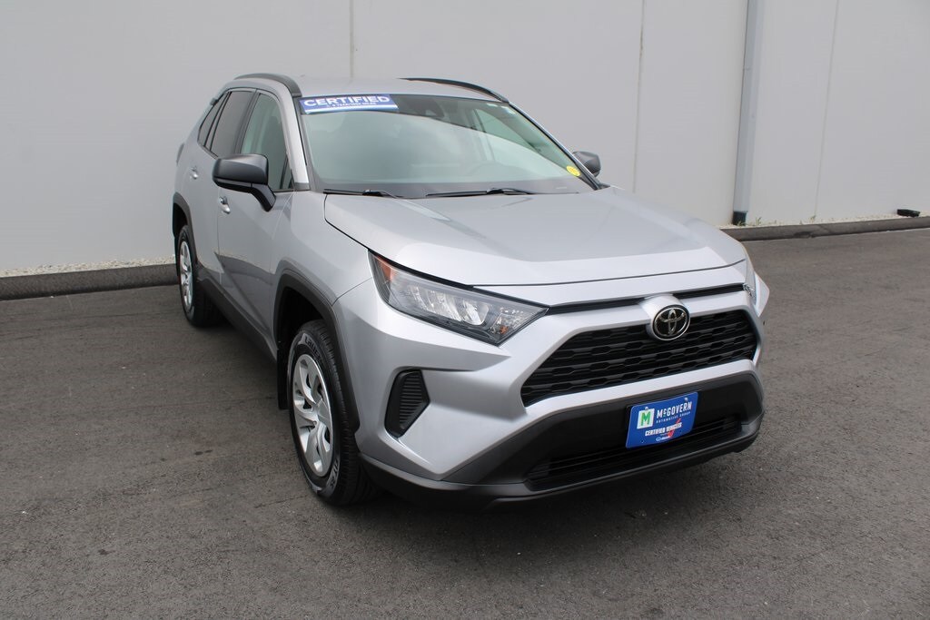 2021 Toyota RAV4 LE photo 4