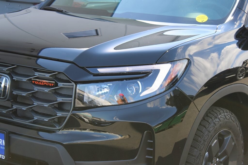 2026 Honda Ridgeline TrailSport photo 2