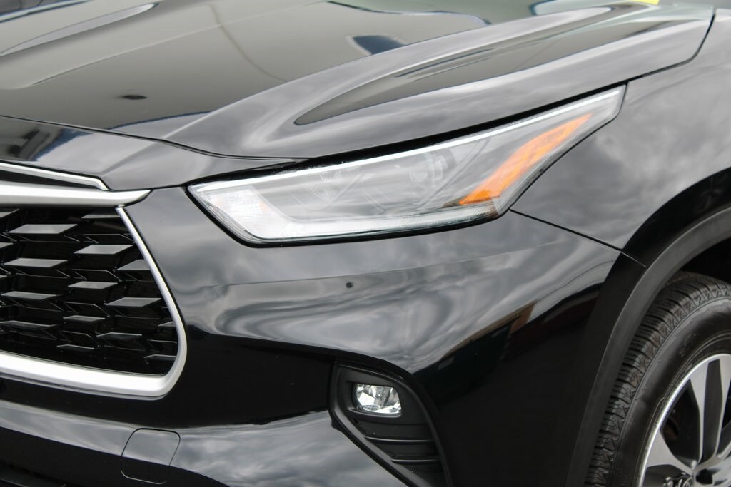 Used 2021 Toyota Highlander XLE SUV