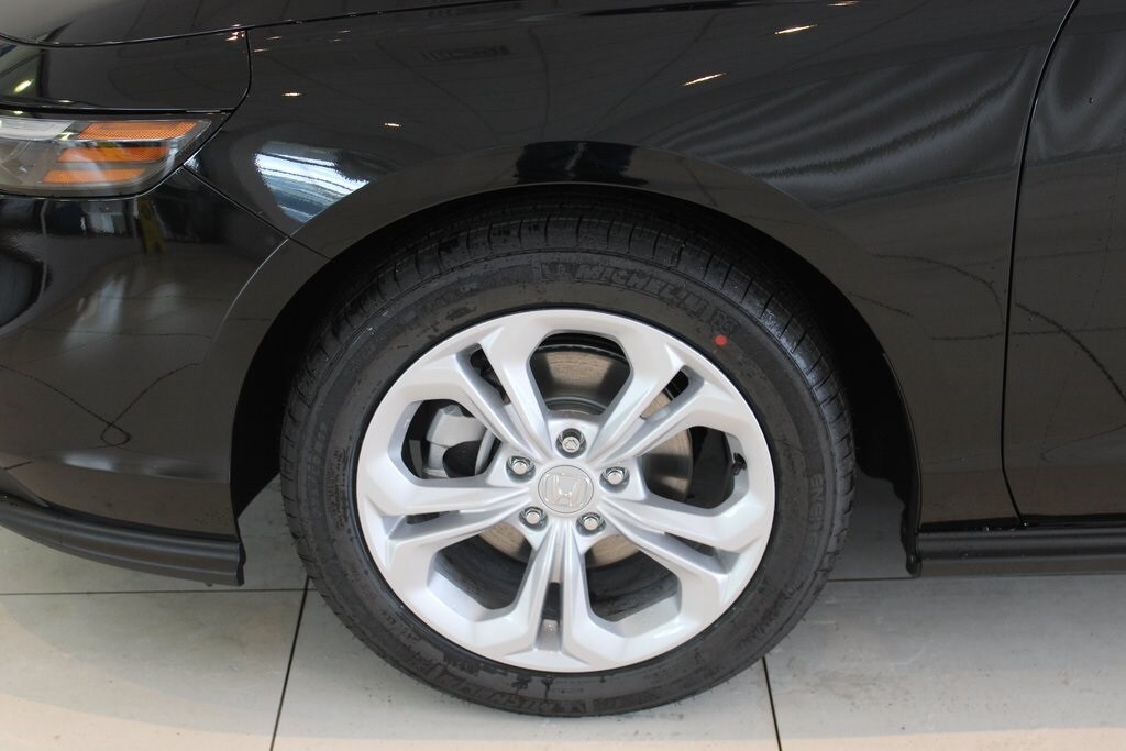 New 2025 Honda Accord LX Sedan